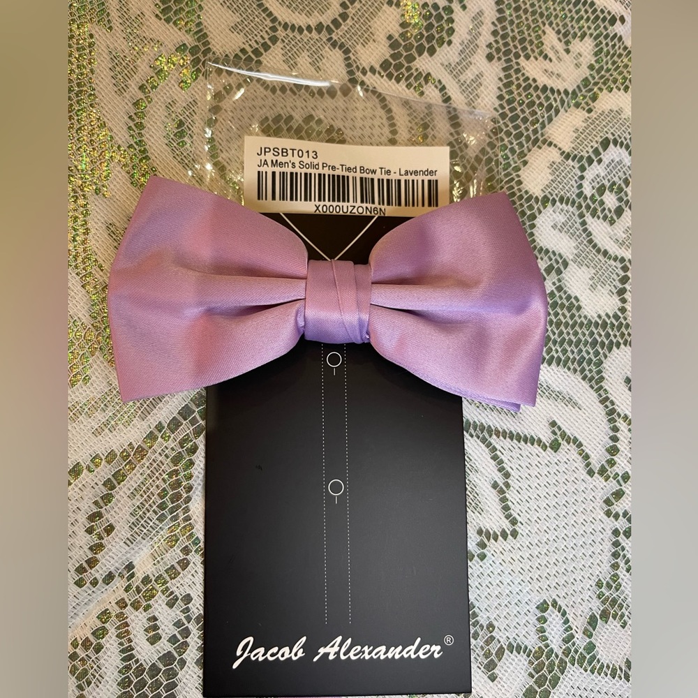 Jacob Alexandra NEW pre-tied Adjustable Bow Shiny Tie Lavender